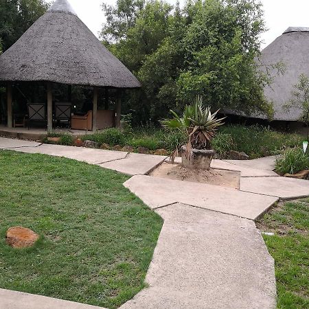 Touch Of Africa Lodge Lanseria Kültér fotó
