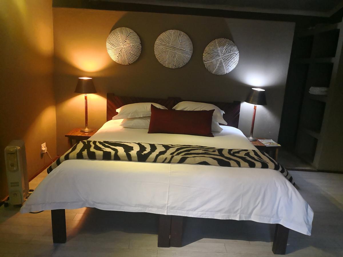 Touch Of Africa Lodge Lanseria Kültér fotó
